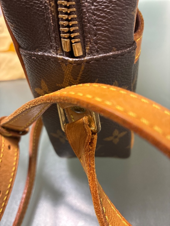 メロカデロ27ショルダーバッグ（ブランドバッグ）の商品画像 - 査定依頼日：2025年12月31日 - 最高査定価格：20,000円