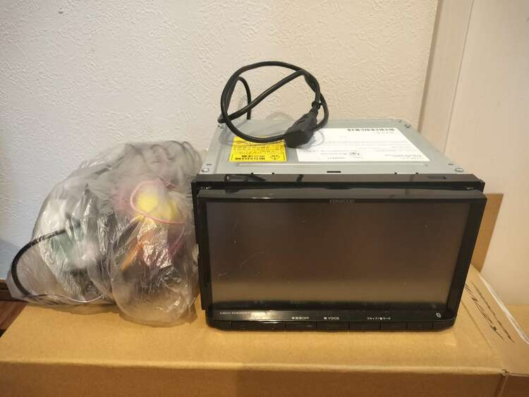 KWNWOOD　MDV-D405BT（カー用品）の商品画像 - 査定依頼日：2025年3月23日 - 最高査定価格：1,000円