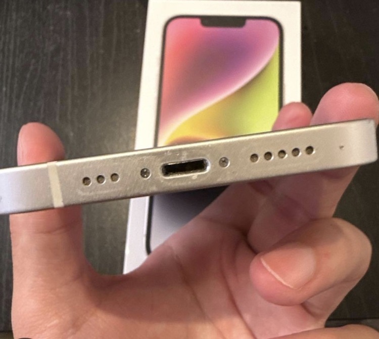 iPhone 14 256GB docomo（スマホ）の商品画像 - 査定依頼日：2026年1月21日 - 最高査定価格：49,000円