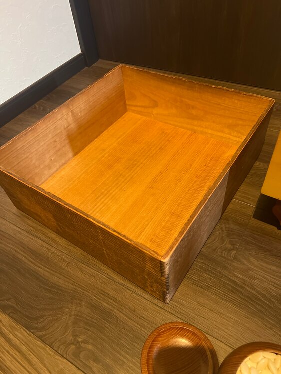 囲碁盤　碁石（美術品・骨董品）の商品画像 - 査定依頼日：2025年3月20日 - 最高査定価格：6,000円