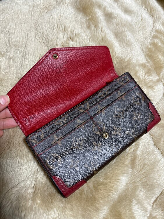 ポルトフォイユ サラ　レティーロ（ブランド財布・小物）の商品画像 - 査定依頼日：2025年4月11日 - 最高査定価格：14,000円