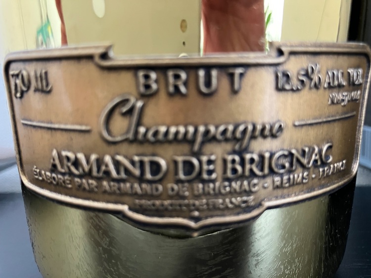 アルマンドブリニャック　ゴールド720ml（お酒）の商品画像 - 査定依頼日：2025年10月14日 - 最高査定価格：27,000円