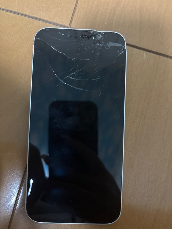 iPhone13（スマホ）の商品画像 - 査定依頼日：2026年3月6日 - 最高査定価格：20,000円