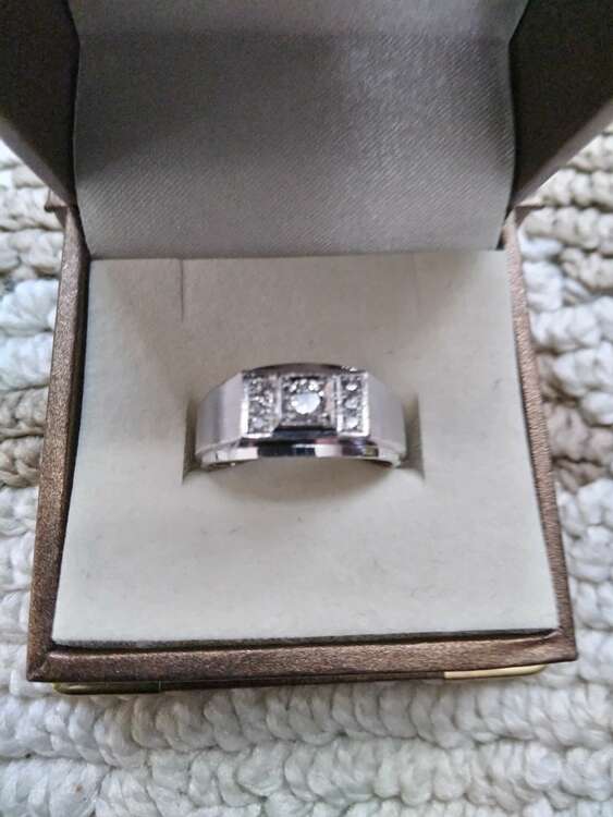 指輪（宝石）の商品画像 - 査定依頼日：2025年5月10日 - 最高査定価格：120,000円