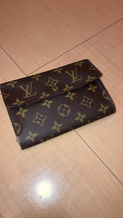 財布（ブランドバッグ）の商品画像 - 査定依頼日：2025年1月25日 - 最高査定価格：6,000円