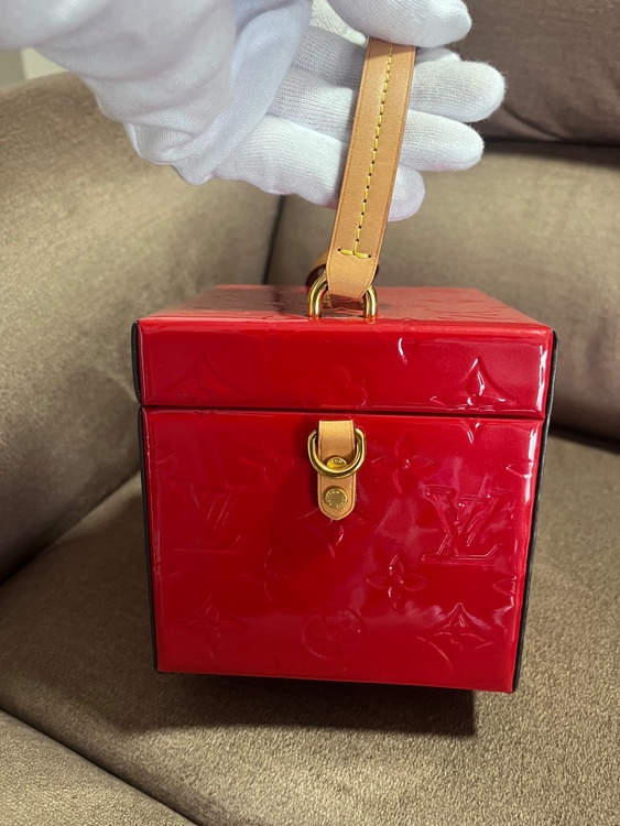 ブリーカーボックス　ショルダーバッグ（ブランドバッグ）の商品画像 - 査定依頼日：2026年4月15日 - 最高査定価格：120,000円