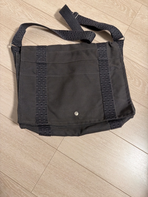 エルメス エールライン バサスPM （ブランドバッグ）の商品画像 - 査定依頼日：2026年4月17日 - 最高査定価格：30,000円