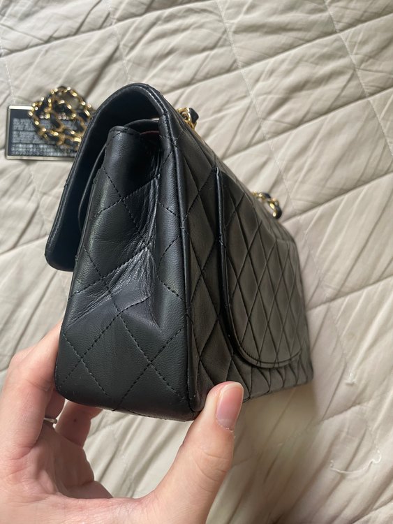  ダブルフラップ チェーン ショルダーバッグ（ブランドバッグ）の商品画像 - 査定依頼日：2022年9月11日 - 最高査定価格：350,000円