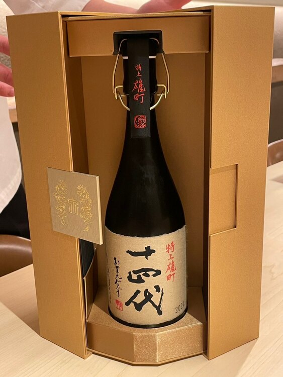 日本酒 十四代 （お酒）の商品画像 - 査定依頼日：2025年1月25日 - 最高査定価格：210,000円