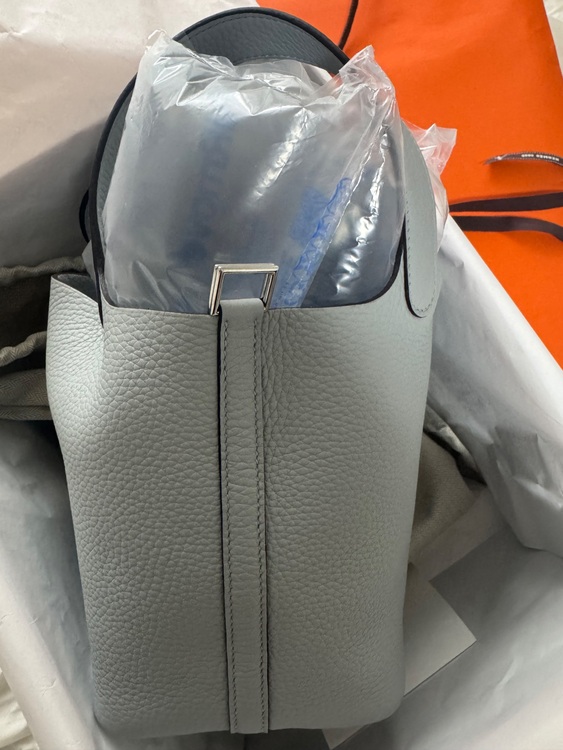 ピコタンpm シルバー金具 K刻印　ブルーグラシエ（ブランドバッグ）の商品画像 - 査定依頼日：2025年9月2日 - 最高査定価格：580,000円