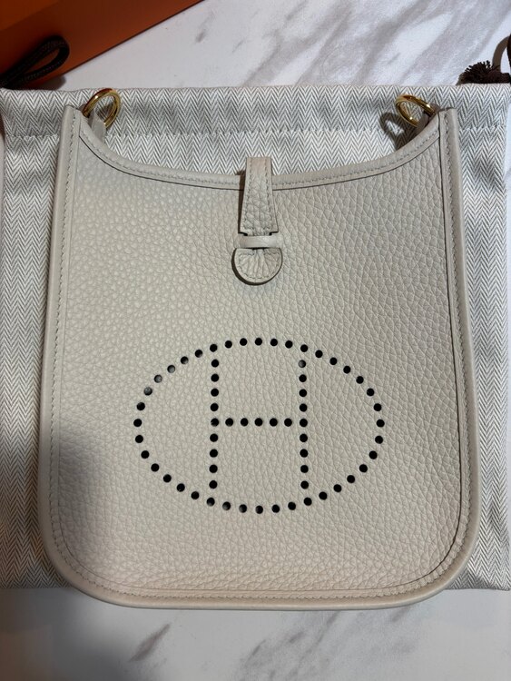 エルメス エブリン （ブランドバッグ）の商品画像 - 査定依頼日：2025年5月17日 - 最高査定価格：350,000円