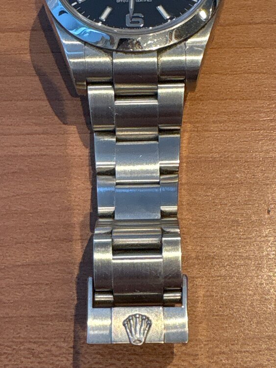 ロレックス エクスプローラー 21427（高級時計）の商品画像 - 査定依頼日：2024年12月26日 - 最高査定価格：950,000円