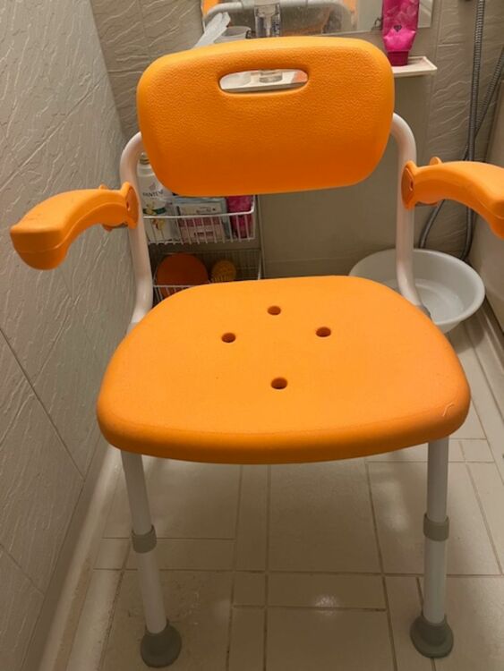 風呂用椅子（介護用品）の商品画像 - 査定依頼日：2025年9月24日 - 最高査定価格：2,000円