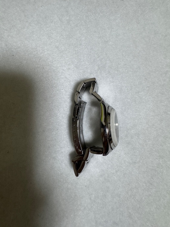 ロレックス パーペチュアル #100（高級時計）の商品画像 - 査定依頼日：2026年3月3日 - 最高査定価格：300,000円