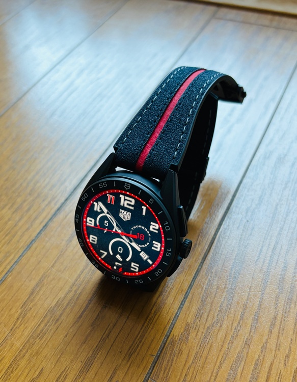 タグホイヤーコネクテッドE4（高級時計）の商品画像 - 査定依頼日：2025年12月21日 - 最高査定価格：100,000円