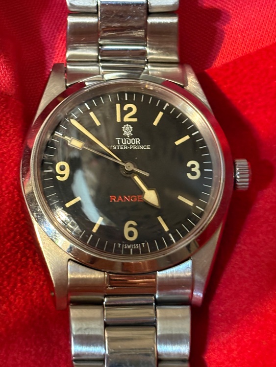 チューダー その他 オイスタープリンス 小薔薇 赤 （高級時計）の商品画像 - 査定依頼日：2025年6月8日 - 最高査定価格：100,000円