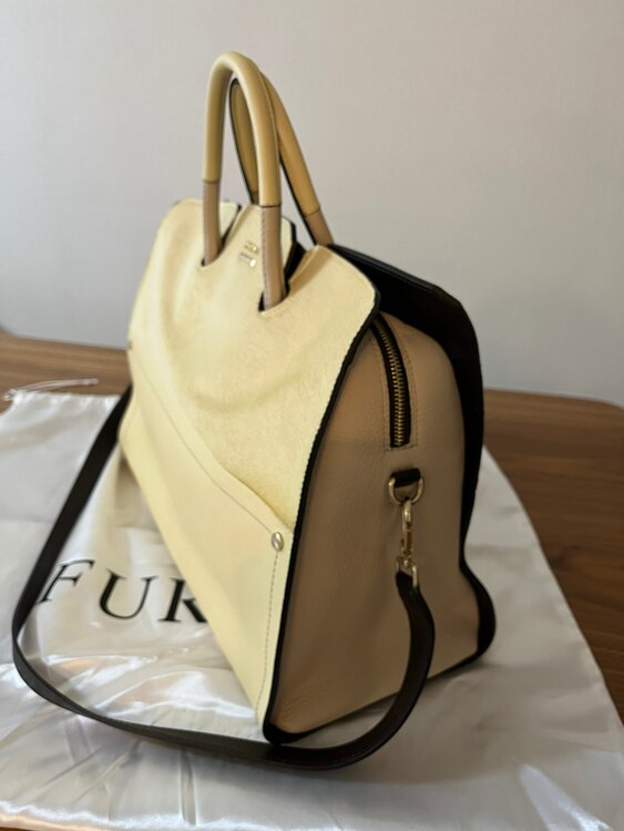 00737893（ブランドバッグ）の商品画像 - 査定依頼日：2025年5月11日 - 最高査定価格：2,000円