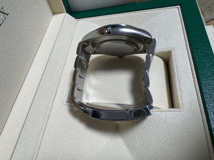 ロレックス　エクスプローラー40（高級時計）の商品画像 - 査定依頼日：2026年10月18日 - 最高査定価格：1,620,000円