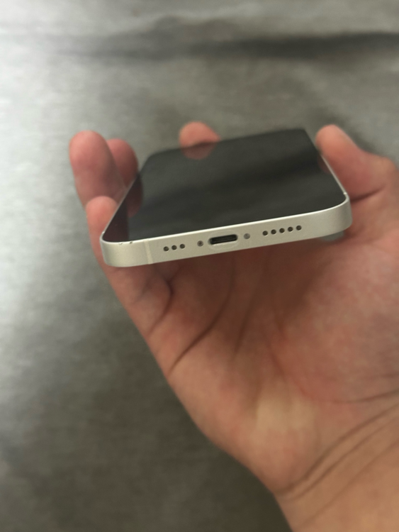 iPhone 12 64GB Softbank（スマホ）の商品画像 - 査定依頼日：2024年11月10日 - 最高査定価格：21,000円