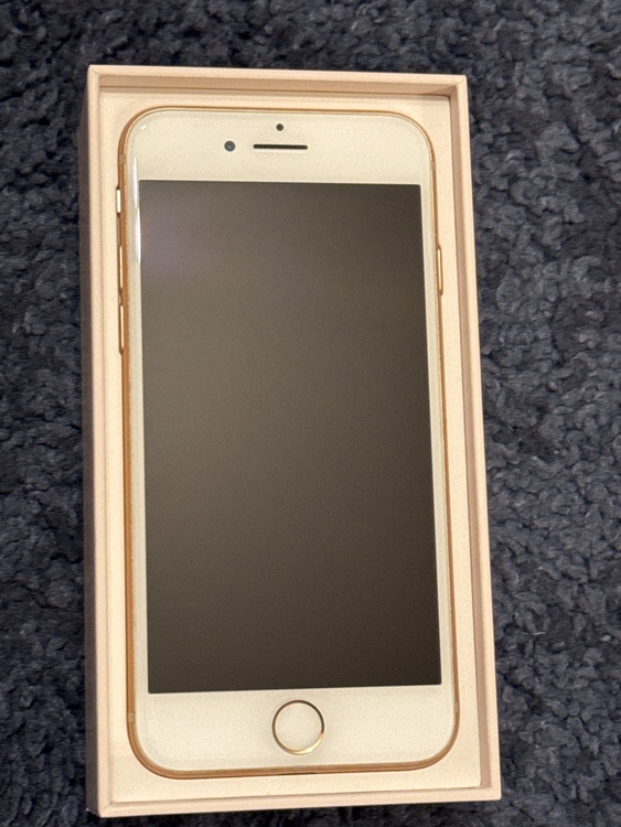 iPhone8 64GB Softbank（スマホ）の商品画像 - 査定依頼日：2026年3月29日 - 最高査定価格：4,000円