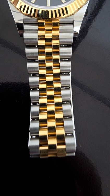 ロレックス デイトジャスト 126333 （高級時計）の商品画像 - 査定依頼日：2025年10月3日 - 最高査定価格：2,500,000円