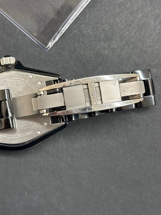 J12 38mm　純正ダイヤベゼル（高級時計）の商品画像 - 査定依頼日：2025年1月26日 - 最高査定価格：250,000円