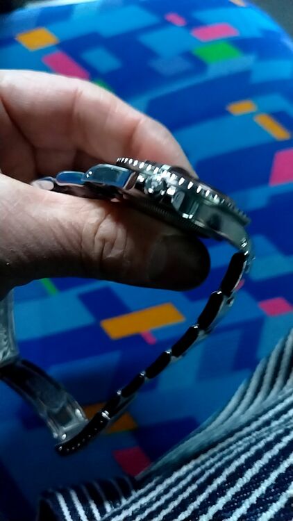 ロレックス GMTマスター 1675（高級時計）の商品画像 - 査定依頼日：2025年11月13日 - 最高査定価格：2,000,000円