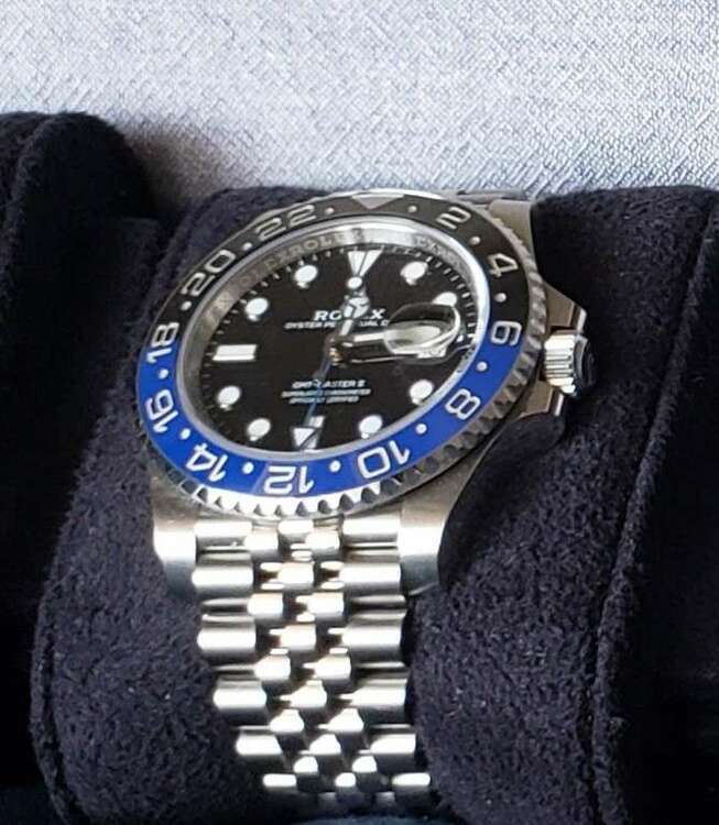 ロレックス GMTマスター 126710BLN（高級時計）の商品画像 - 査定依頼日：2024年12月17日 - 最高査定価格：2,350,000円