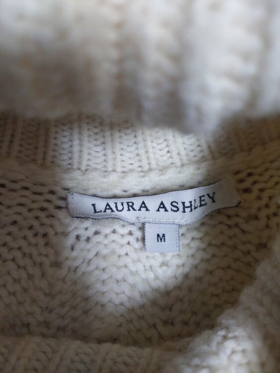 LAURA ASHLEY セーター（古着・ファッション）の商品画像 - 査定依頼日：2026年4月12日 - 最高査定価格：100,000円