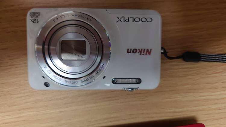coolpix　s6600（カメラ）の商品画像 - 査定依頼日：2025年5月26日 - 最高査定価格：12,300円