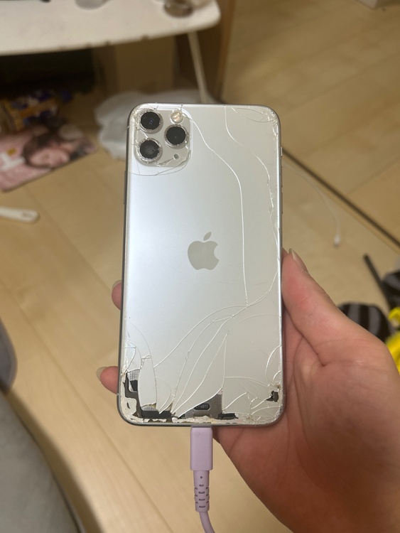 iPhone11 Pro Max 256GB SIMフリー（スマホ）の商品画像 - 査定依頼日：2026年5月12日 - 最高査定価格：20,000円