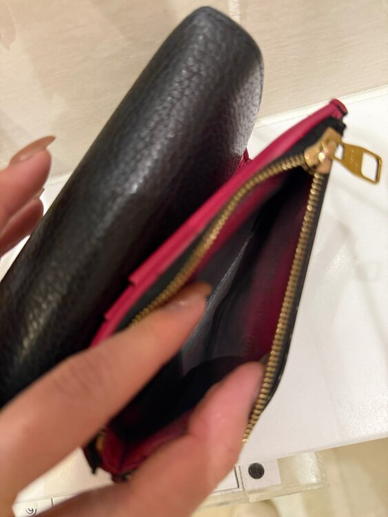 ルイ・ヴィトン トリヨン ポルトフォイユカプシーヌコンパクト M62157 （ブランド財布・小物）の商品画像 - 査定依頼日：2025年3月30日 - 最高査定価格：10,000円