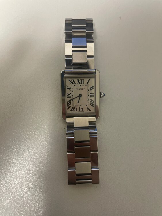 カルティエ タンク W520001（高級時計）の商品画像 - 査定依頼日：2024年12月12日 - 最高査定価格：330,000円
