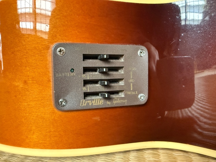 Orville by Gibson J-200（ピアノ・楽器・PA機材）の商品画像 - 査定依頼日：2026年4月22日 - 最高査定価格：110,000円