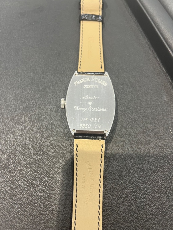 フランクミュラー トノウカーベックス 5850ma（高級時計）の商品画像 - 査定依頼日：2025年7月23日 - 最高査定価格：400,000円