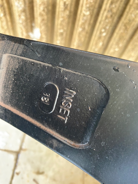 リフトアップしたヤリスクロスで使用のアルミ+スタッドレスタイヤ（カー用品）の商品画像 - 査定依頼日：2026年2月14日 - 最高査定価格：10,000円