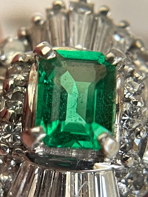 PT900 リング　エメラルド0.35 MD0.69 7.46g（金・貴金属）の商品画像 - 査定依頼日：2025年8月21日 - 最高査定価格：47,000円