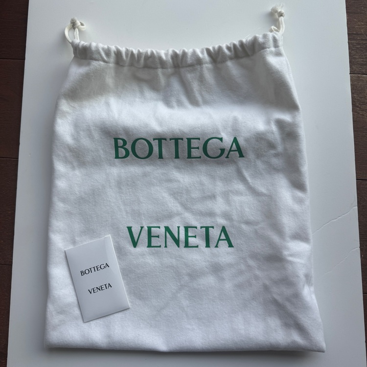 ボッテガ・ヴェネタ  （ブランドバッグ）の商品画像 - 査定依頼日：2025年8月2日 - 最高査定価格：80,000円