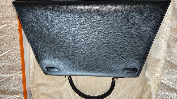 ケリー35 ◻︎L（ブランドバッグ）の商品画像 - 査定依頼日：2026年3月30日 - 最高査定価格：1,400,000円