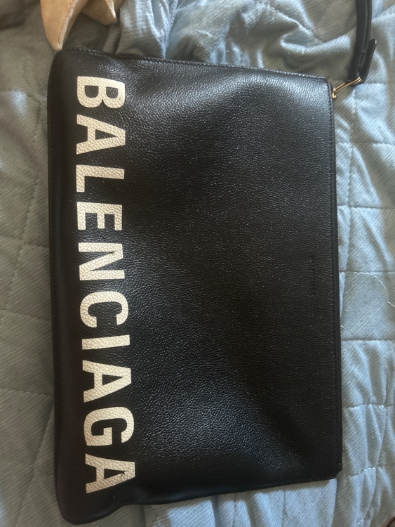 バレンシアガ  （ブランドバッグ）の商品画像 - 査定依頼日：2025年7月10日 - 最高査定価格：20,000円