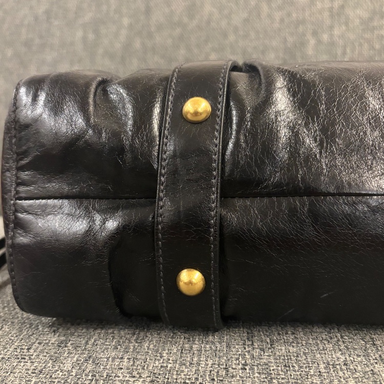 ミュウミュウ  （ブランドバッグ）の商品画像 - 査定依頼日：2025年12月17日 - 最高査定価格：35,000円