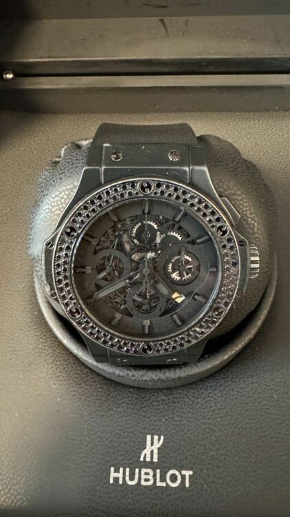HUBLOT ビッグバン アエロバン オールブラック ブラックダイヤモンド（高級時計）の商品画像 - 査定依頼日：2025年10月28日 - 最高査定価格：1,400,000円