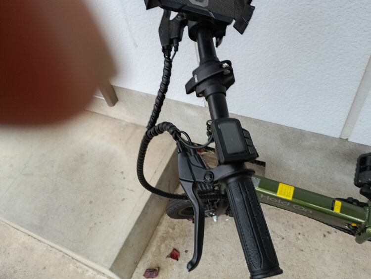 holdonq1メタリックカーキ（自転車）の商品画像 - 査定依頼日：2025年11月13日 - 最高査定価格：3,000円