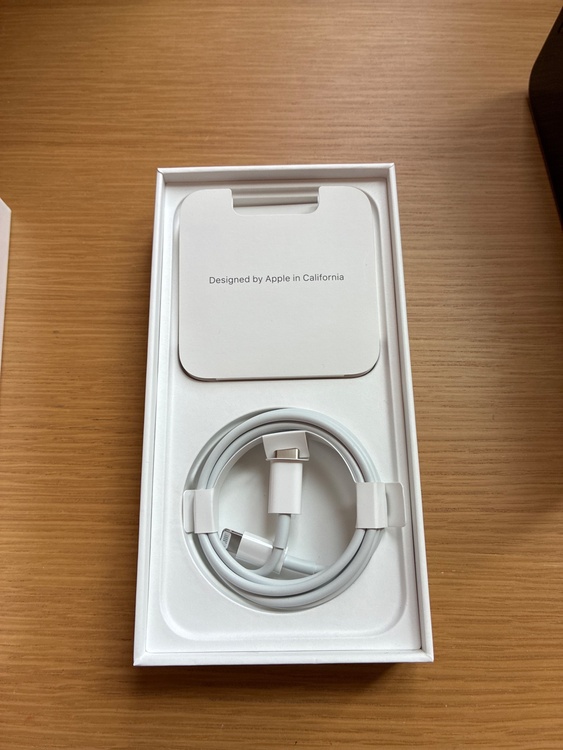 iPhone 12 64GB au（スマホ）の商品画像 - 査定依頼日：2026年5月3日 - 最高査定価格：24,000円