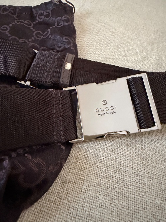GUCCIのヴィンテージ GGキャンバス・ウエストバッグ（ブランドバッグ）の商品画像 - 査定依頼日：2026年10月6日 - 最高査定価格：46,000円
