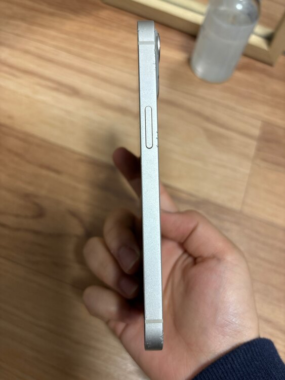 iPhone 13 256GB SIMフリー（スマホ）の商品画像 - 査定依頼日：2025年4月20日 - 最高査定価格：41,000円