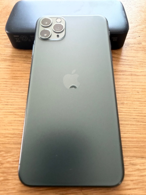 iPhone11 Pro Max 256GB au（スマホ）の商品画像 - 査定依頼日：2026年5月16日 - 最高査定価格：28,000円