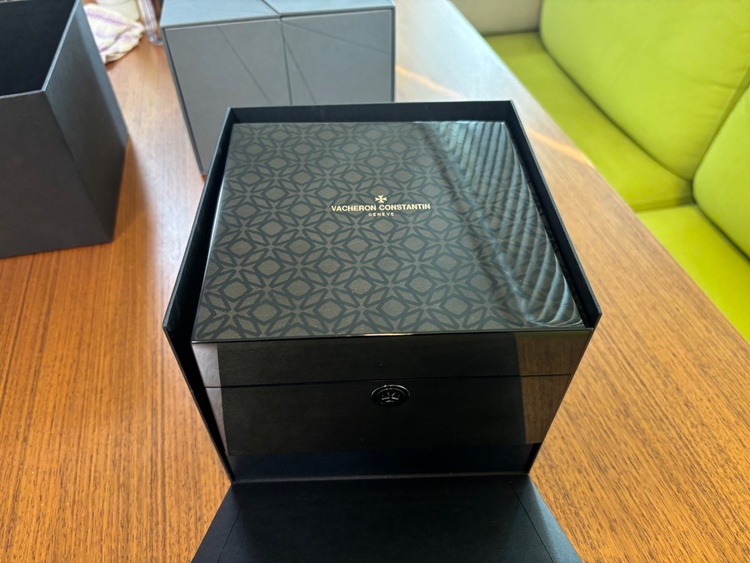 オーヴァーシーズ（高級時計）の商品画像 - 査定依頼日：2026年2月15日 - 最高査定価格：4,800,000円