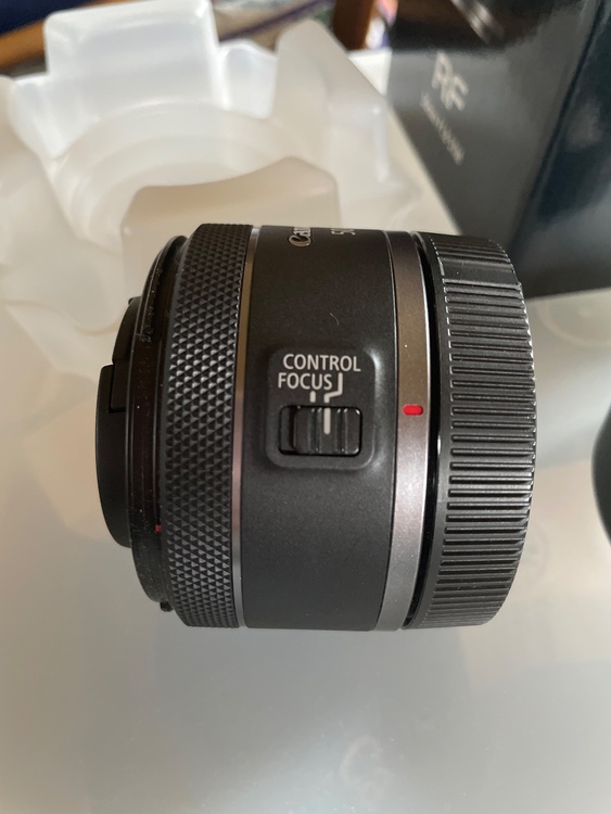 RF50mＦ1.8STM（カメラ）の商品画像 - 査定依頼日：2026年6月26日 - 最高査定価格：15,000円