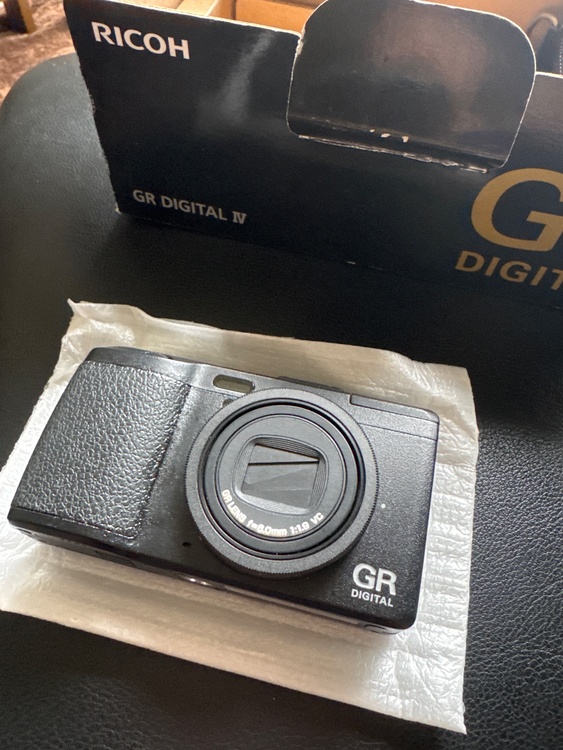 GR Digital IV（カメラ）の商品画像 - 査定依頼日：2026年9月27日 - 最高査定価格：50,000円